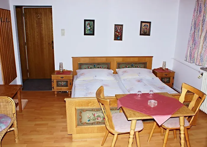 Pensión Alpentraum 3*