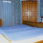 بيت ضيافة بنسيون ألبينتروم 3*